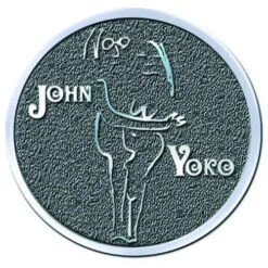 John & Yoko Embrace Hichrome Pewter Pin Badge(John Lennon John Yoko Embrace Hichrome Pewter Pin Badge 458221)